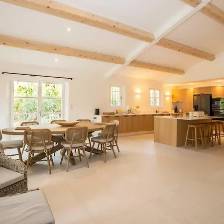 Villa Sumptuous Facing The Bay Of Canebiers Saint-Tropez