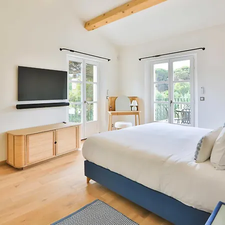 Sumptuous Facing The Bay Of Canebiers Saint Tropez