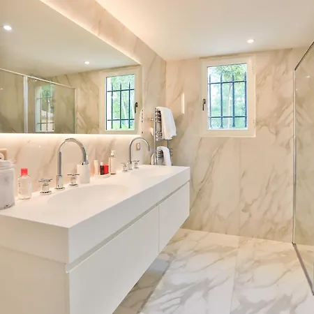 Sumptuous Facing The Bay Of Canebiers *