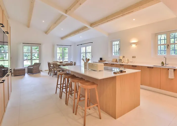 Sumptuous Facing The Bay Of Canebiers Villa *