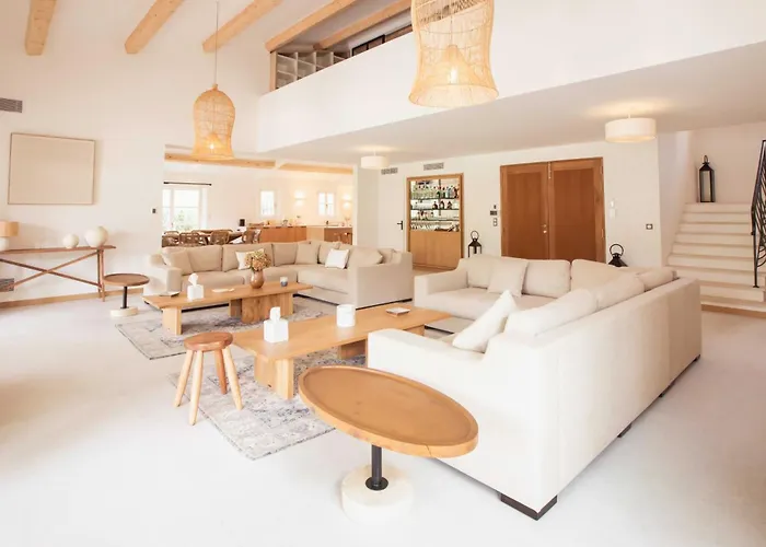 Sumptuous Facing The Bay Of Canebiers Villa *