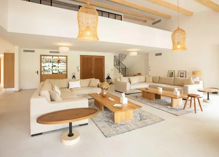 Villa Sumptuous Facing The Bay Of Canebiers *