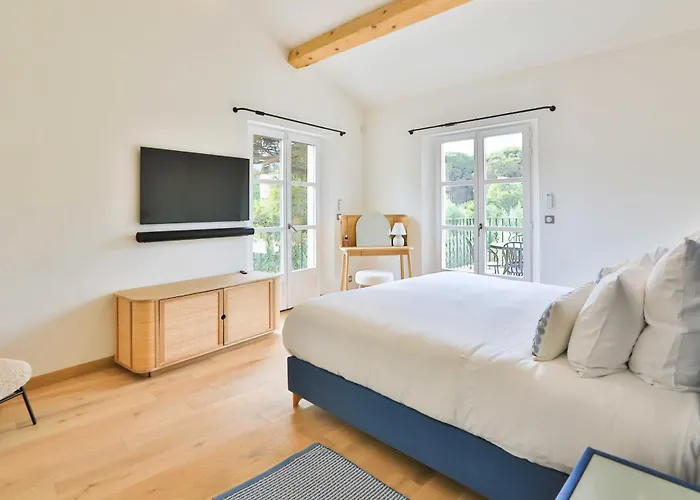 Sumptuous Facing The Bay Of Canebiers Saint Tropez