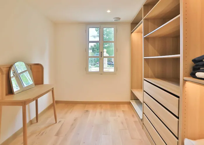 Sumptuous Facing The Bay Of Canebiers