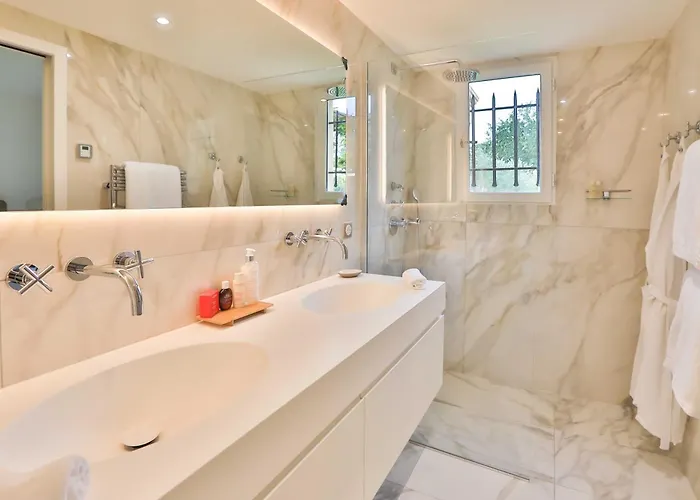 Vila Sumptuous Facing The Bay Of Canebiers Saint Tropez