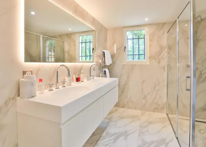 Sumptuous Facing The Bay Of Canebiers *